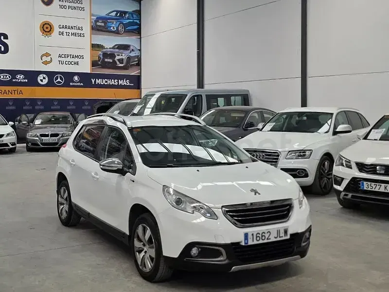 Usado Peugeot 2008 Allure 100 CV (73 kW) 2016 Blanco SUV