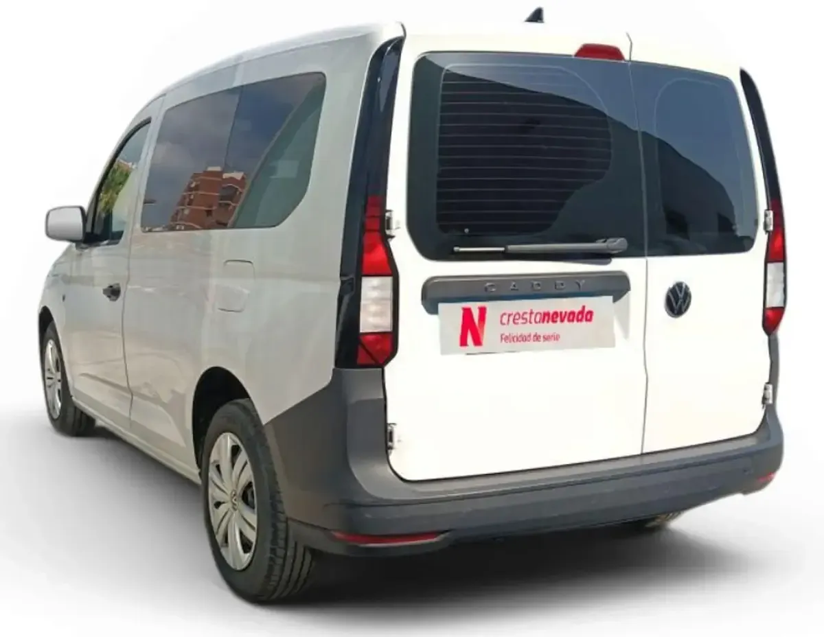 Usado VW Caddy 102 CV (75 kW) 2022 Blanco Monovolumen