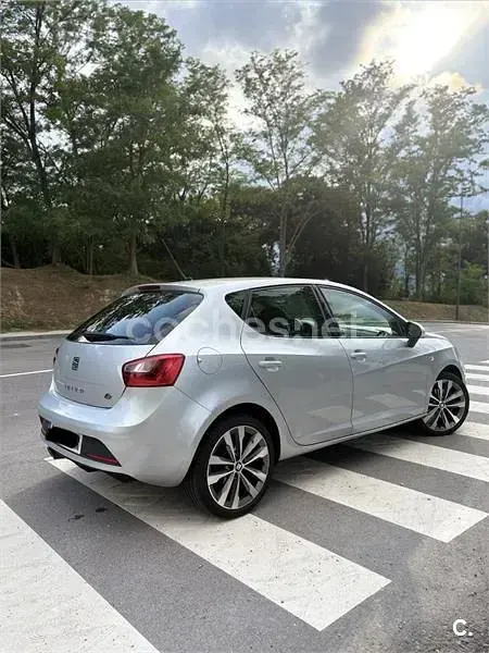 Usado Seat Ibiza FR 105 CV (77 kW) 2017 Gris / plata Berlina