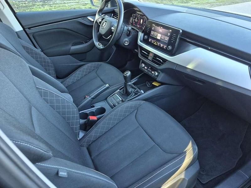 Usado Skoda Scala 110 CV (80 kW) 2022 Negro Utilitario