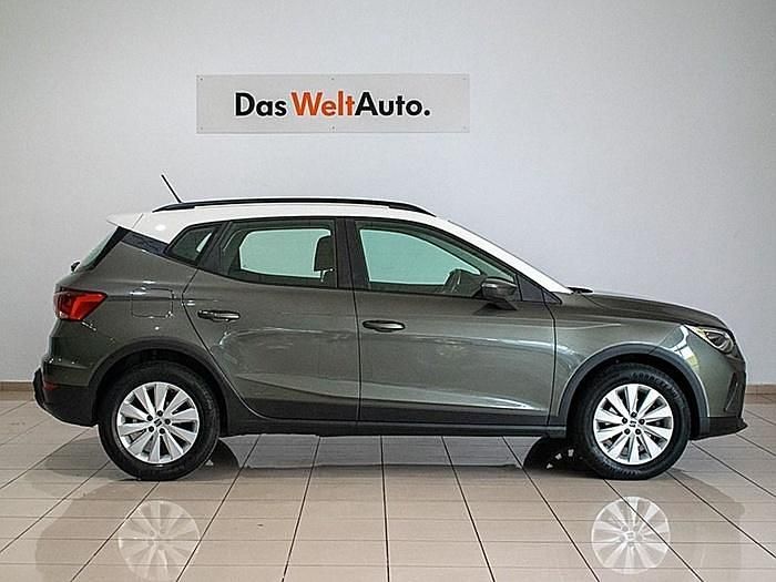 Usado Seat Arona Style 110 CV (80 kW) 2023 Gris SUV
