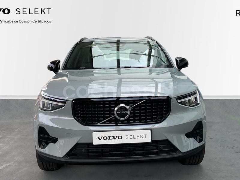 Nuevo Volvo XC40 Plus 163 CV (119 kW) 2025 Gris / plata SUV