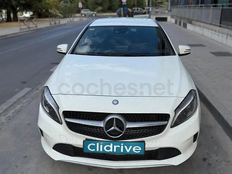 Begagnad Mercedes A200 Urban 136 HK (100 kW) 2016 Vit Sedan