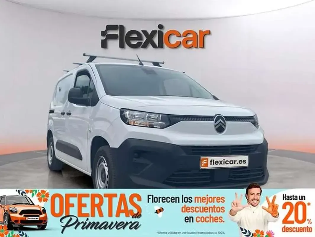 Usado Citroën Berlingo Feel 103 CV (75 kW) 2024 Blanco Monovolumen