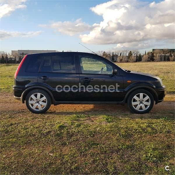 Usado Ford Fusion 68 CV (50 kW) 2004 Negro Utilitario