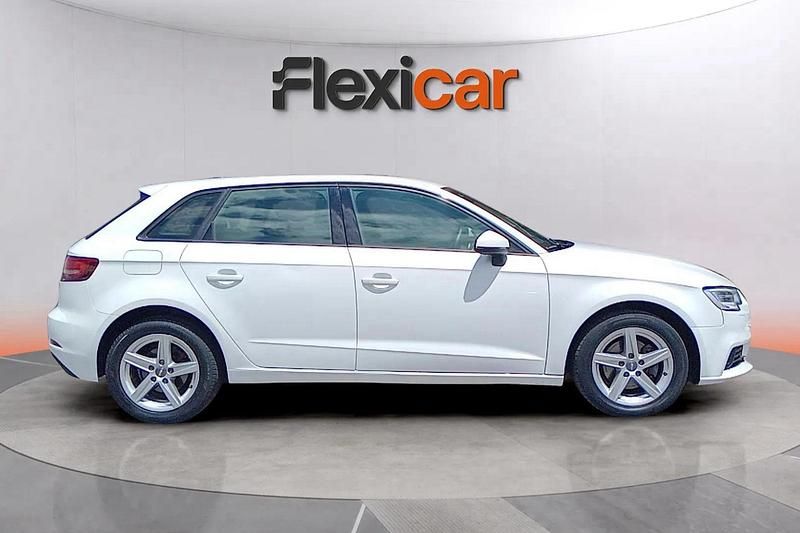 Usado Audi A3 Premium 117 CV (86 kW) 2019 Blanco Berlina