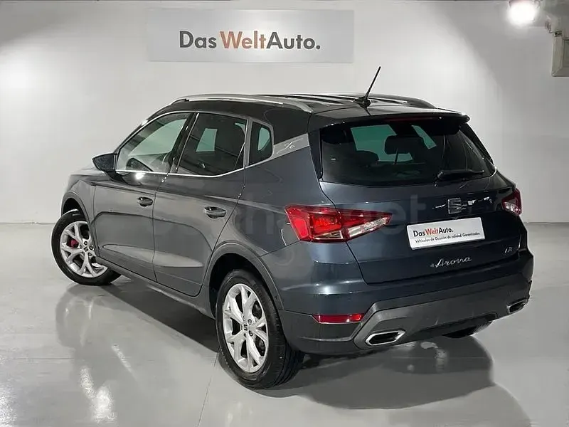 Usado Seat Arona FR 115 CV (84 kW) 2025 Gris / plata SUV