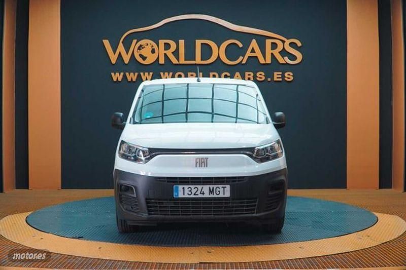 Usado Fiat Doblò 102 CV (75 kW) 2023 Blanco Monovolumen