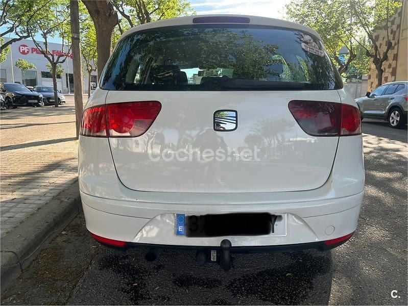 Usado Seat Altea XL Style 105 CV (77 kW) 2008 Blanco Monovolumen