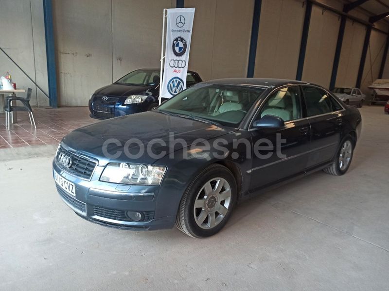 Gris / plata Usado 2004 Audi A8 Berlina | 4900 € - Imagen 1/4