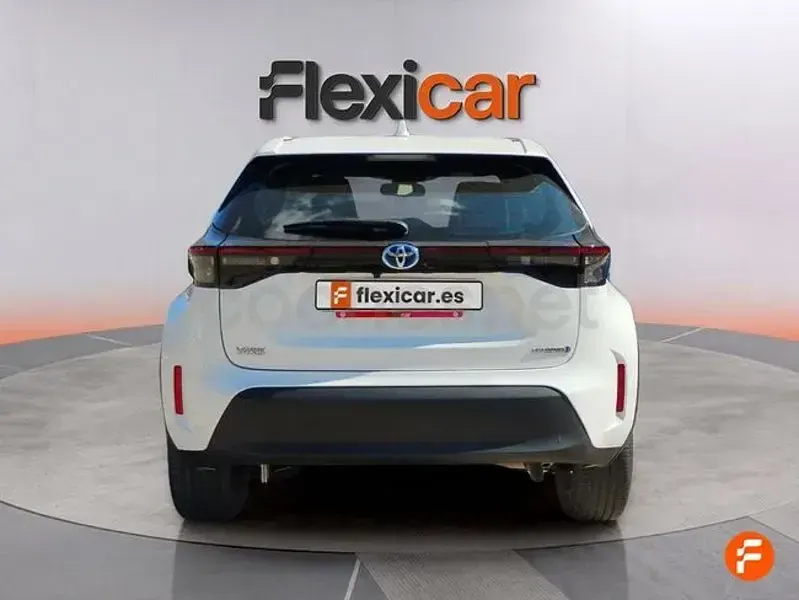 Usado Toyota Yaris Cross Active 116 CV (85 kW) 2022 Blanco SUV