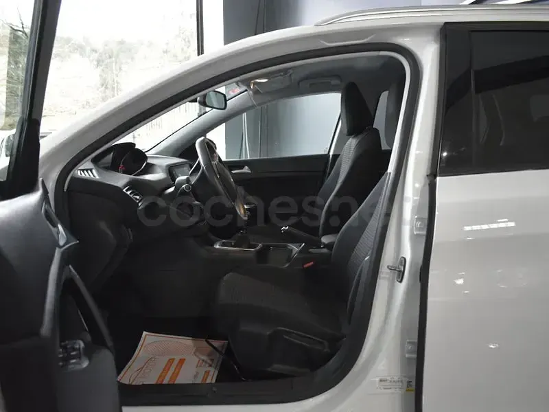 Usado Peugeot 308 SW Active 131 CV (96 kW) 2021 Blanco Familiar