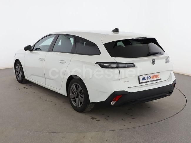 Usado Peugeot 308 Active 130 CV (95 kW) 2022 Blanco Familiar