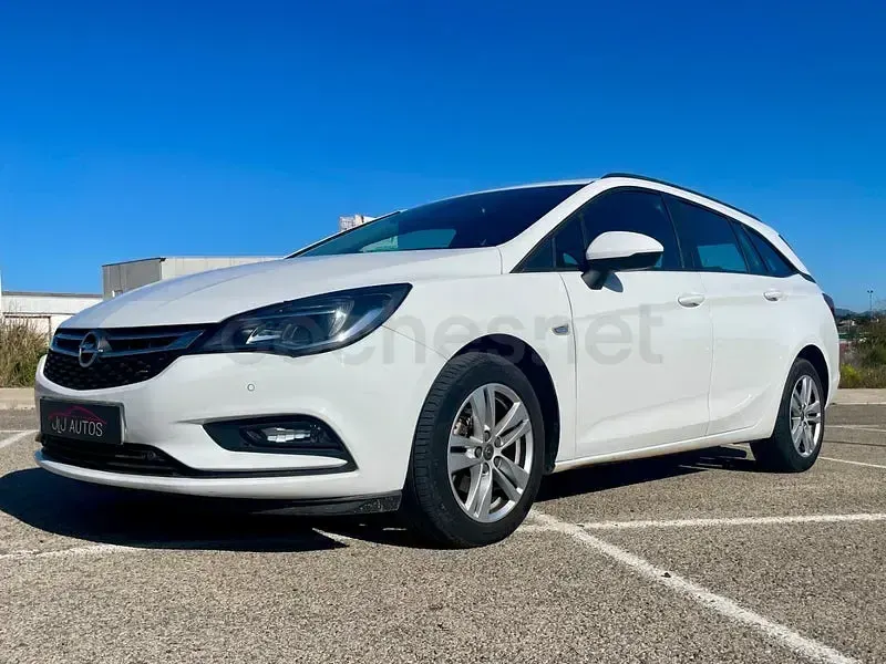 Usado Opel Astra Dynamic 110 CV (80 kW) 2016 Blanco Berlina