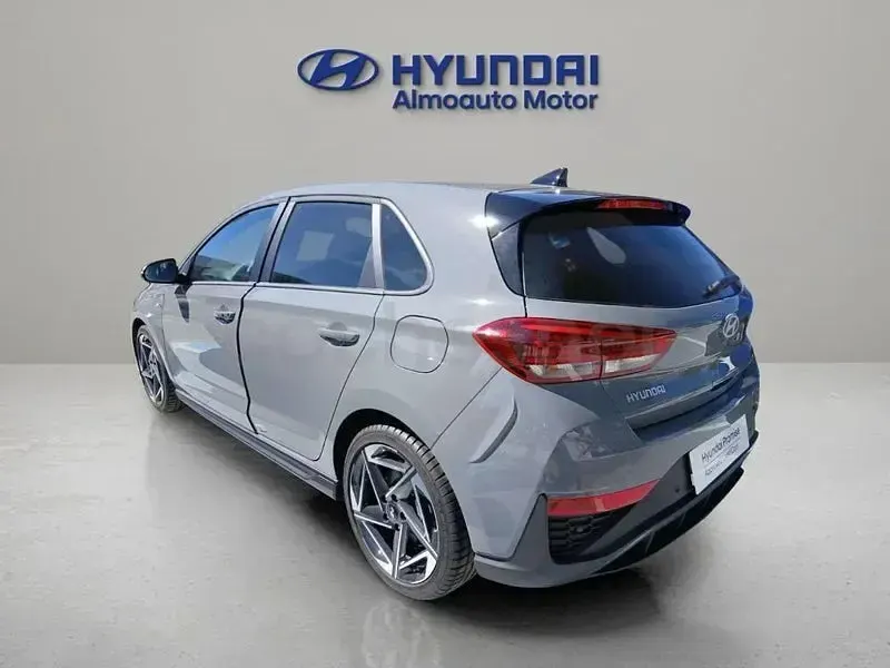 Nuevo Hyundai i30 N Line 150 CV (110 kW) 2026 Gris / plata Berlina