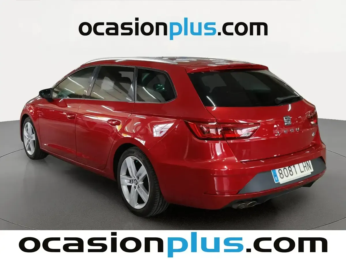 Usado Seat Leon FR 150 CV (110 kW) 2020 Rojo Familiar