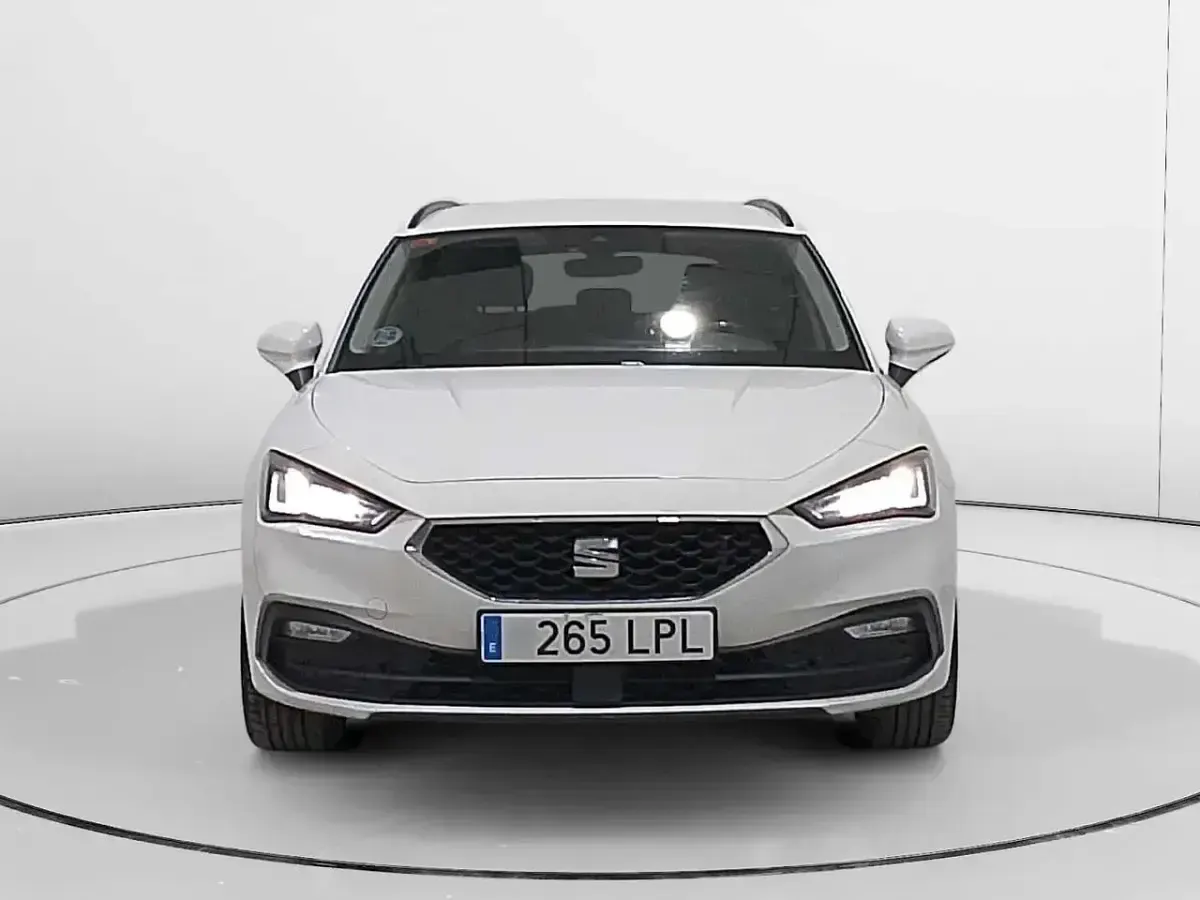 Begagnad Seat Leon Style 150 HK (110 kW) 2021 Vit Kombi