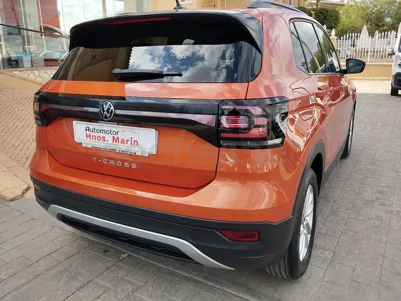 Usado VW T-Cross Advance 110 CV (80 kW) 2022 Naranja SUV