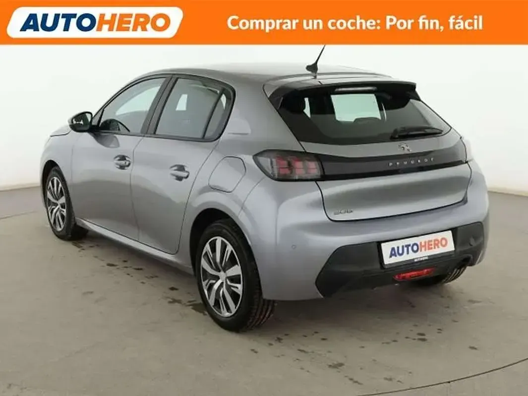 Usado Peugeot 208 Active 102 CV (75 kW) 2020 Gris Utilitario