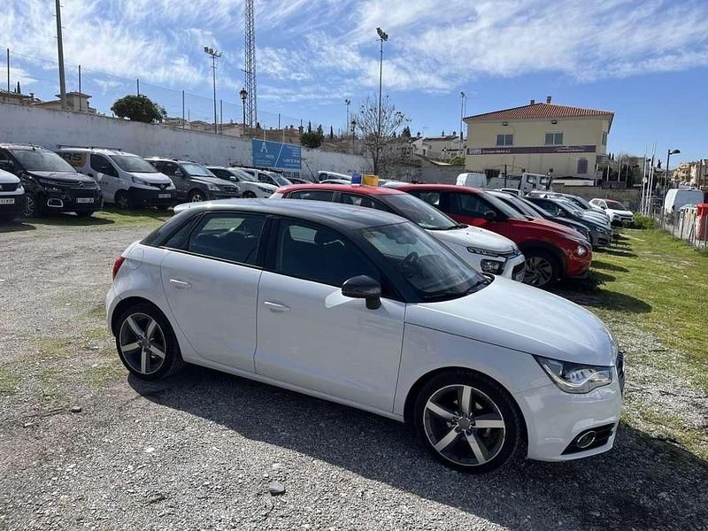 Usado Audi A1 Attraction 90 CV (66 kW) 2012 Blanco Utilitario