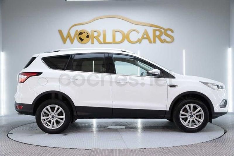 Usado Ford Kuga Trend+ 120 CV (88 kW) 2019 Blanco SUV