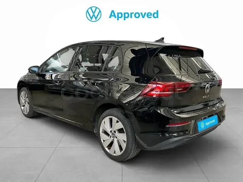 Usado VW Golf VIII 115 CV (84 kW) 2025 Negro Berlina