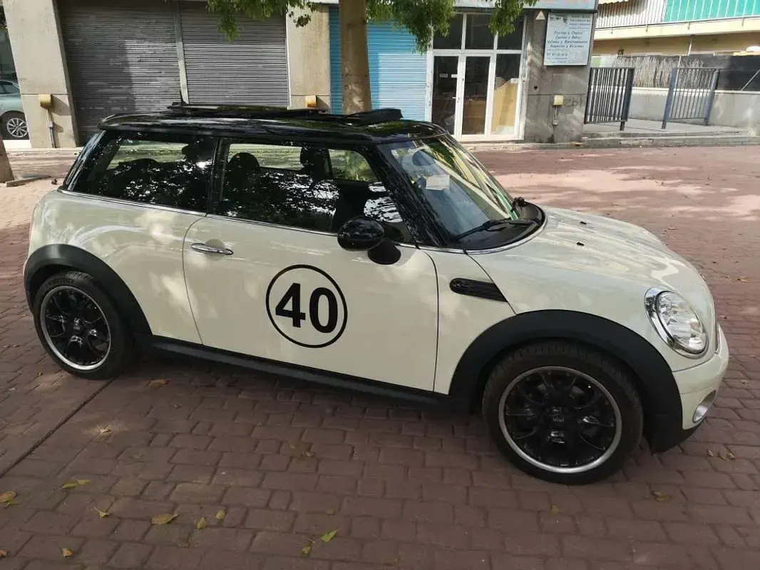 Usado Mini Cooper 120 CV (88 kW) 2009 Beige Utilitario