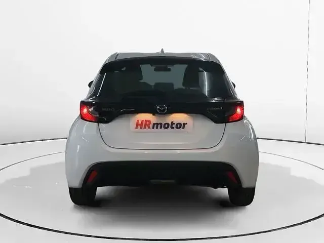 Usado Mazda 2 116 CV (85 kW) 2023 Blanco Utilitario