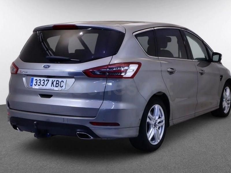 Usado Ford S-MAX Titanium 180 CV (132 kW) 2017 Gris / plata Monovolumen