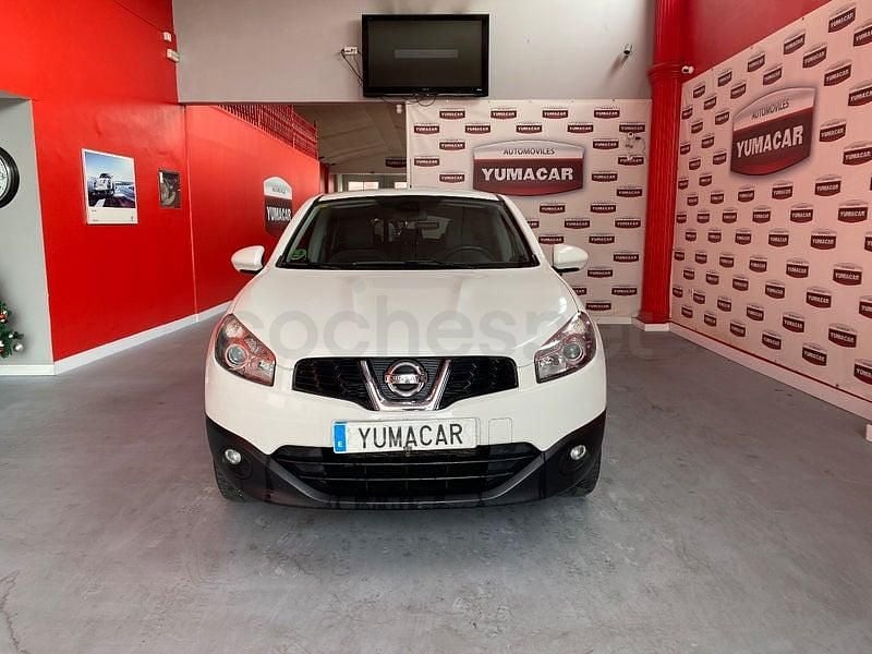 Usado Nissan Qashqai Acenta 163 HP (119 kW) 2014 Branco SUV
