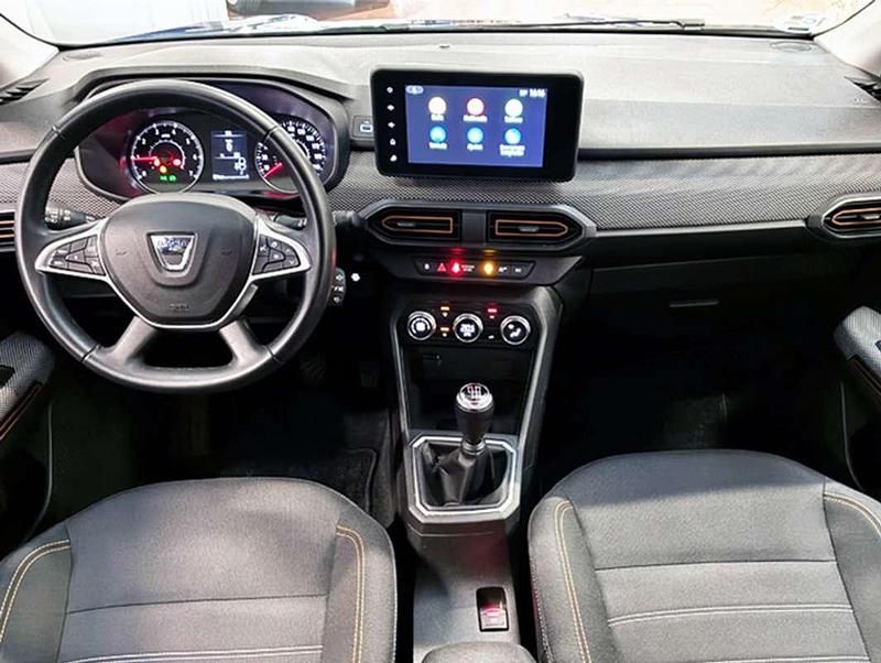 Usado Dacia Sandero Comfort 91 CV (66 kW) 2022 Azul Utilitario