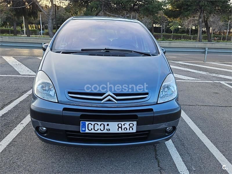 Usado Citroën Xsara Picasso 110 CV (80 kW) 2006 Gris / plata Monovolumen