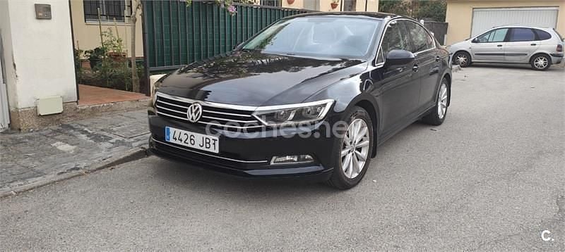 Usado VW Passat Advance 150 CV (110 kW) 2015 Negro Berlina