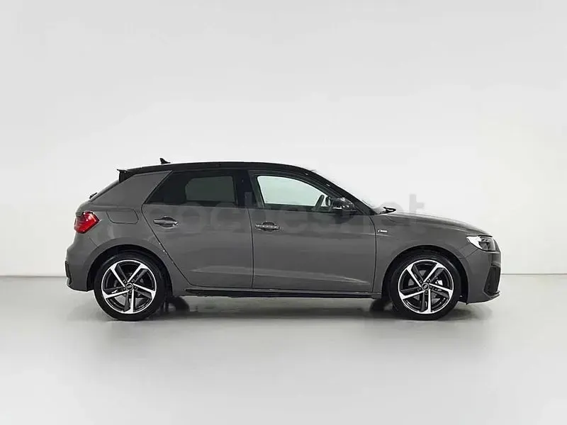 Usado Audi A1 Sportback 116 CV (85 kW) 2024 Gris / plata Utilitario