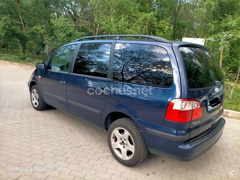 Usado Ford Galaxy Trend 115 CV (84 kW) 2005 Azul Monovolumen