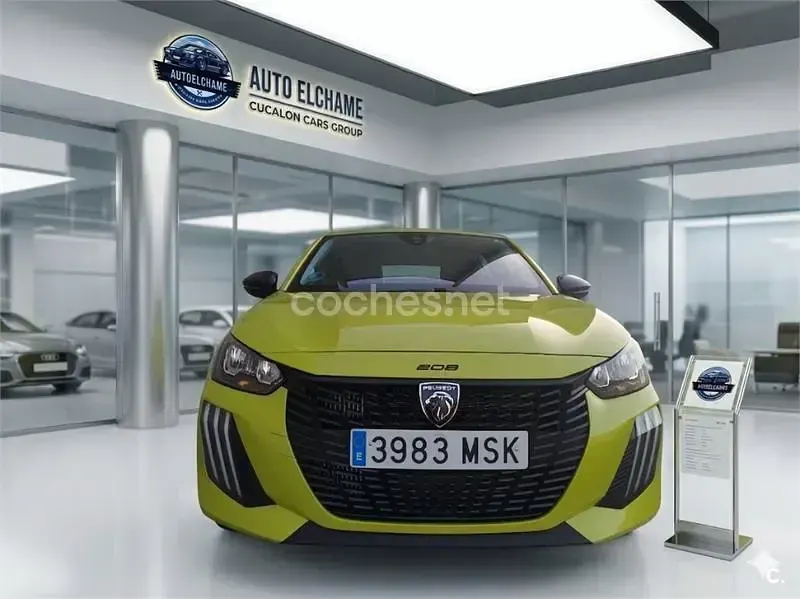 Usado Peugeot 208 Active 100 CV (73 kW) 2024 Amarillo Utilitario