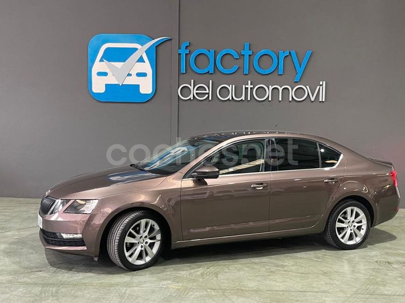 Marrón Usado 2019 Skoda Octavia Berlina | 12.900 € (Precio justo) - Imagen 1/4