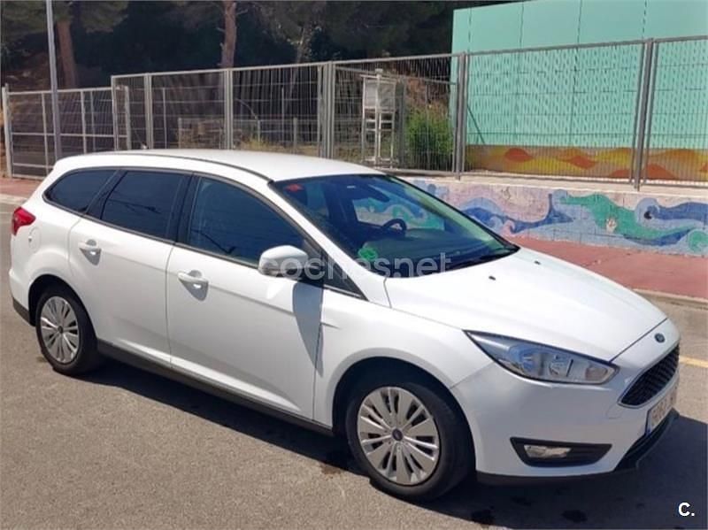 Blanco Usado 2016 Ford Focus Business Edition Familiar | 5950 € (Super precio) - Imagen 1/4
