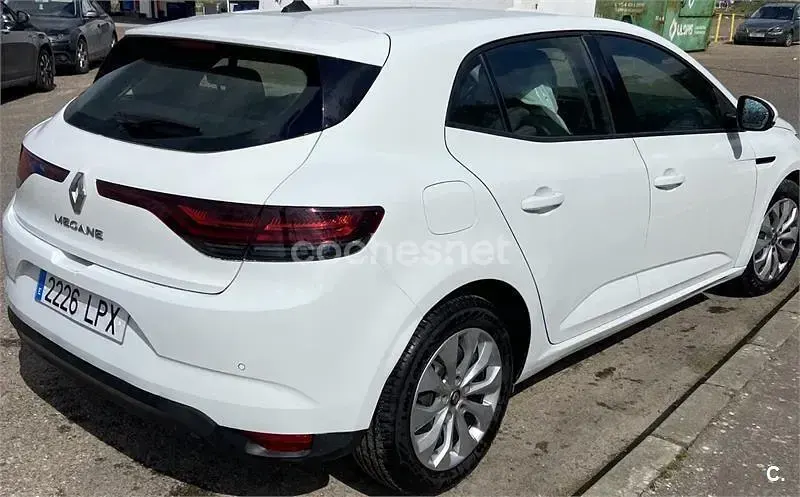 Usado Renault Mégane II Equilibre 115 CV (84 kW) 2021 Blanco Berlina