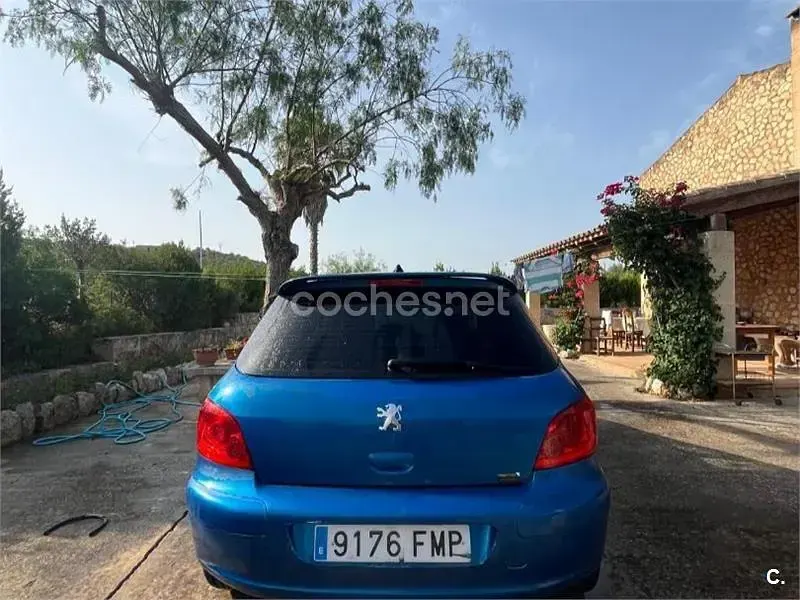 Usado Peugeot 307 90 CV (66 kW) 2007 Azul Berlina