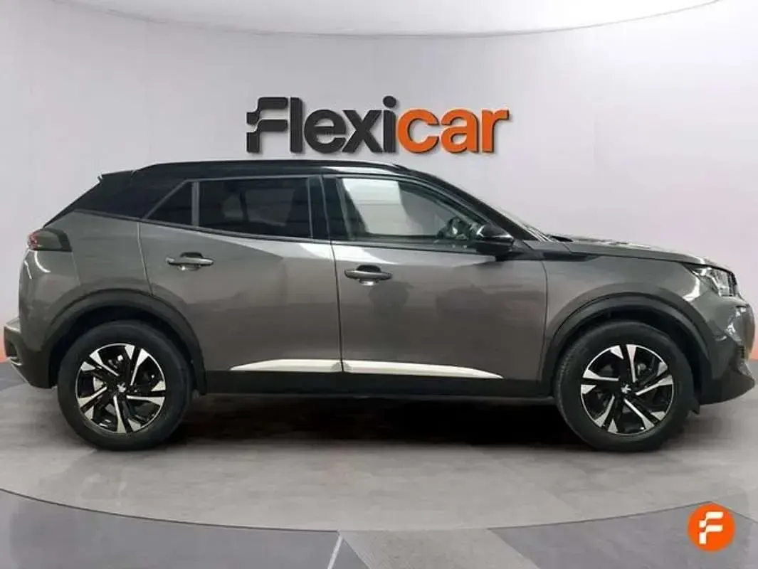 Usado Peugeot 2008 Allure 131 CV (96 kW) 2019 Gris SUV