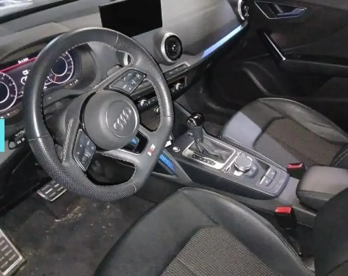 Usado Audi Q2 S-Line 116 CV (85 kW) 2022 Gris/plata SUV