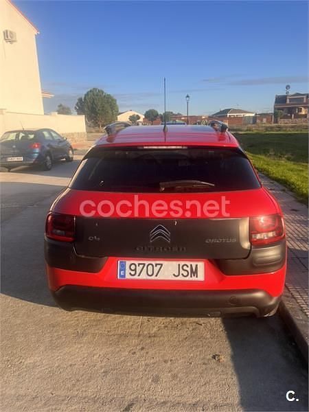 Usado Citroën C4 Live 100 CV (73 kW) 2016 Rojo Berlina