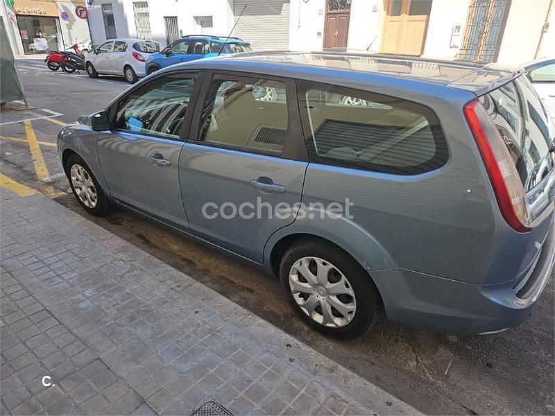 Usado Ford Focus Trend 109 CV (80 kW) 2008 Azul Familiar