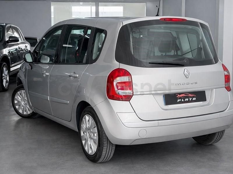 Usado Renault Grand Modus 75 CV (55 kW) 2012 Gris / plata Monovolumen