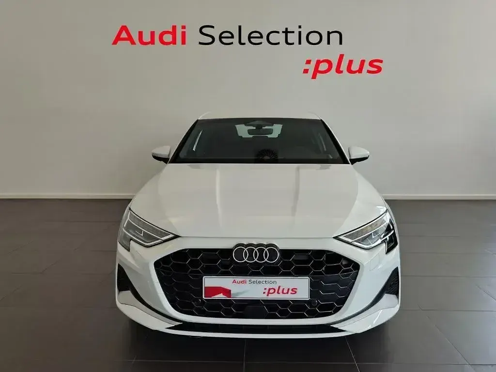 Usado Audi A3 e-tron Advanced Plus 204 CV (150 kW) 2026 Blanco Utilitario
