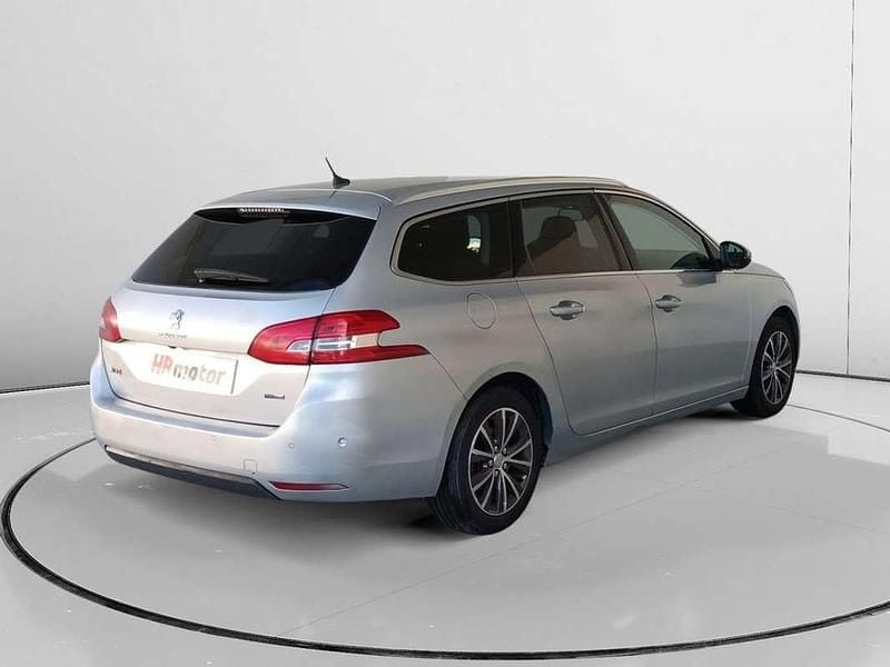 Usado Peugeot 308 Allure 132 CV (97 kW) 2017 Gris Utilitario