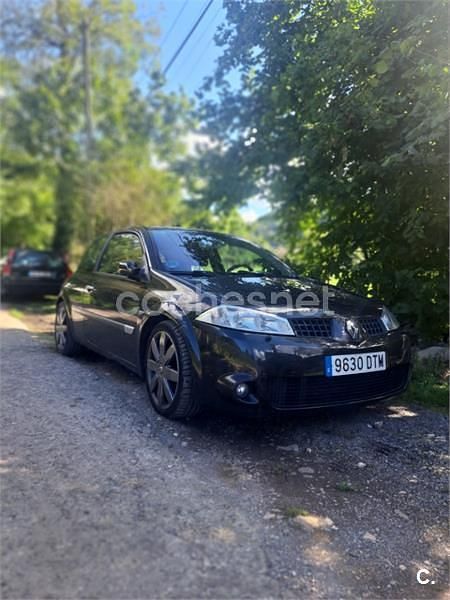 Negro Usado 2005 Renault Mégane II Dynamique Berlina | 5900 € (Caro) - Imagen 1/4