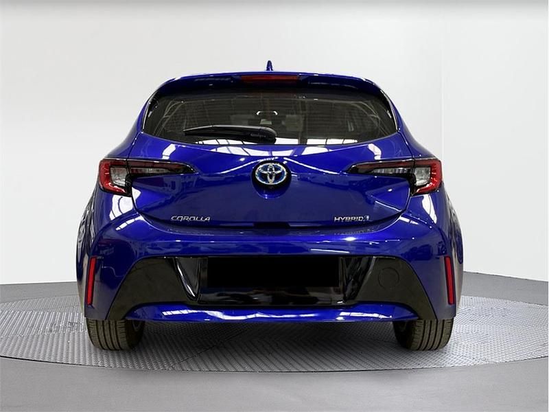 Usado Toyota Corolla Active 140 CV (102 kW) 2025 Azul florida Berlina