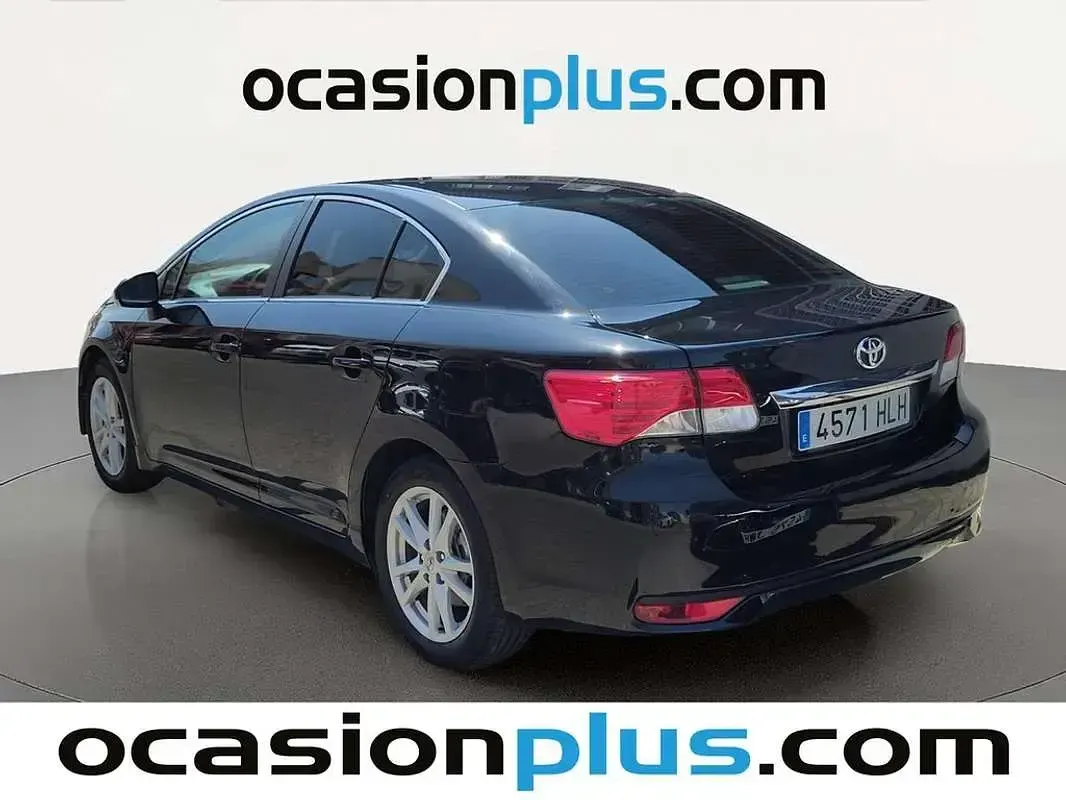 Usado Toyota Avensis Advance 124 CV (91 kW) 2012 Negro Berlina